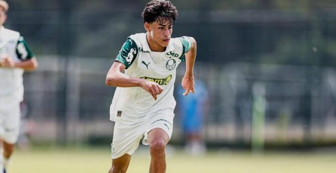 Promessa de 16 anos do Palmeiras entra no radar do futebol europeu