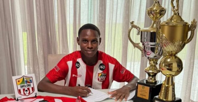 Santa Cruz/AC assina primeiro contrato profissional com meia de 16 anos