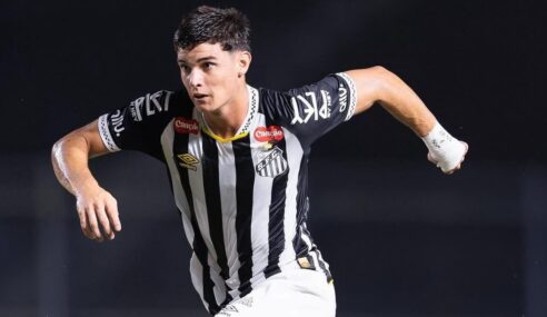 Santos/SP terá novo volante da base integrado ao profissional