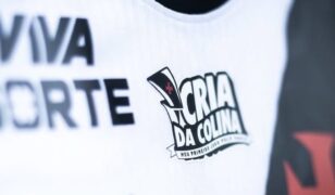 Vasco homenageia joias da base por estreias no profissional