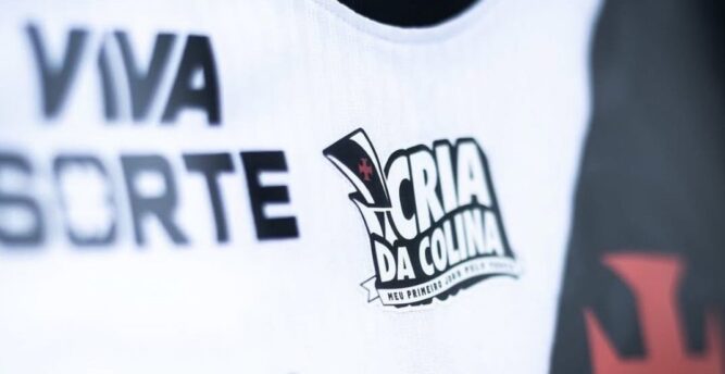 Vasco homenageia joias da base por estreias no profissional