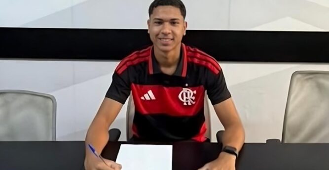 Zagueiro Weverson é anunciado pelo Flamengo/RJ para o sub-20