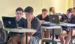 Atletas da base do Novorizontino/SP participam de projeto de robótica e programação