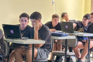 Atletas da base do Novorizontino/SP participam de projeto de robótica e programação
