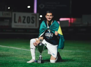 Com 17 anos, Lucca Paulino conquista títulos e ganha destaque na base do futebol europeu