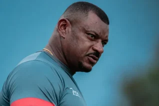 Conheça Adriano Almeida, técnico do time surpresa do Mineiro Sub-20
