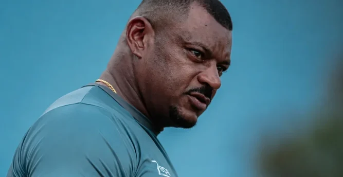 Conheça Adriano Almeida, técnico do time surpresa do Mineiro Sub-20