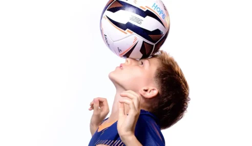 Fã de Raphael Veiga, jovem destaque do Hope Internacional mira vôos altos no futebol brasileiro