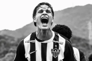 Finalista da Copa do Brasil Sub-17 e jogador de seleção, lateral Enzo Estêvão é aposta do Galo