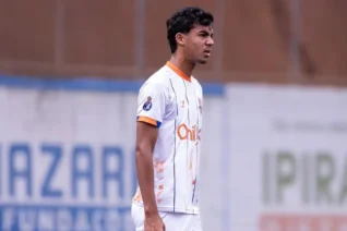 Zagueiro canhoto com faro de gol é destaque no sub-17 do Coimbra FC Porto