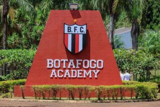 Jornal espanhol destaca projeto do Botafogo/SP e integração entre base e profissional