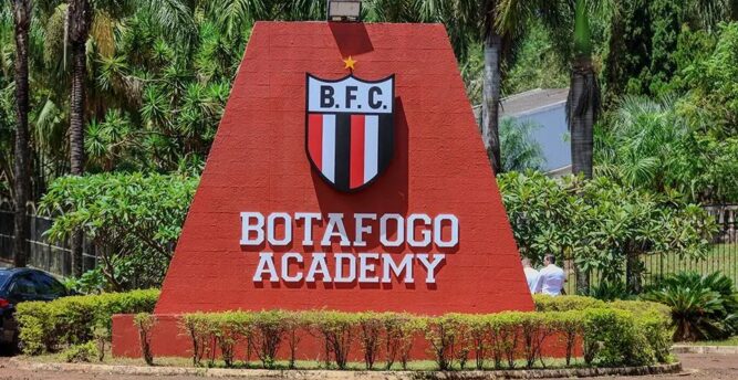 Jornal espanhol destaca projeto do Botafogo/SP e integração entre base e profissional