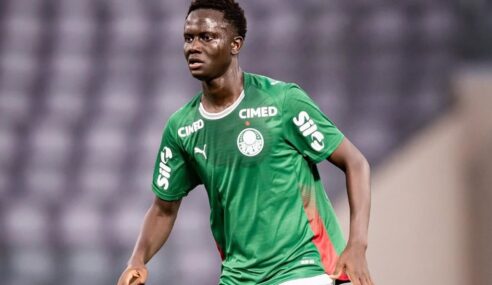Palmeiras/SP promove zagueiro marfinense Koné ao grupo de apoio do profissional