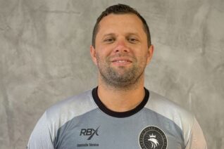 Villa Real/MG anuncia Sérgio Vinicius como novo treinador da equipe sub-20