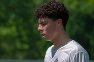 Atacante luso-brasileiro é destaque na base em Portugal; conheça Thiago Dantas