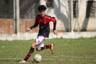 Conheça Riquelme Barreto, zagueiro do clube destaque do Gauchão Sub-15