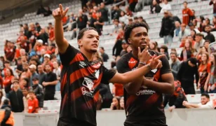 Em primeiro jogo da final do estadual sub-17, Athletico aplica 4 a 0 no Coritiba