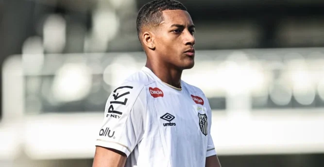 Lemes se destaca na zaga do Santos e reforça tradição do clube em formar defensores