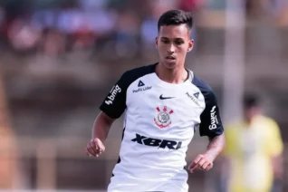 Líder, identificado com o clube e experiente, Pellegrin é destaque no sub-20 do Corinthians