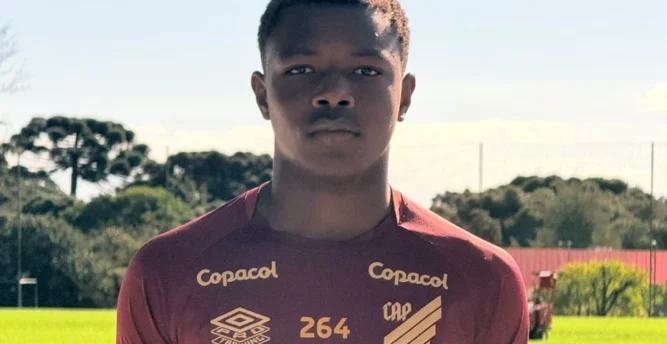 Conheça Ian Negão, aposta do Athletico que tem 29 gols em 22 jogos na temporada