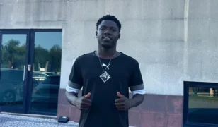 Formado no CFC Tietê/SP, atacante Alioune Mané assina com a Académica de Coimbra, de Portugal