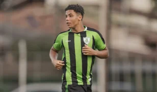 Ryori chega ao América-MG após passagem por Galo e Coimbra e mira título na temporada