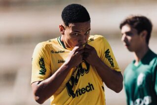 Aposta do Mirassol joga pelo sub-17 e sub-20 e já treina no profissional; conheça Matias