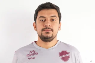 Após se despedir do Vila Nova com títulos nacionais, Fernando Tahan mira novos vôos no futebol brasileiro
