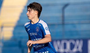 Zagueiro com faro de gol, Caio Kohls é destaque no sub-15 do Vitória/ES