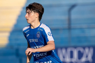 Zagueiro com faro de gol, Caio Kohls é destaque no sub-15 do Vitória/ES