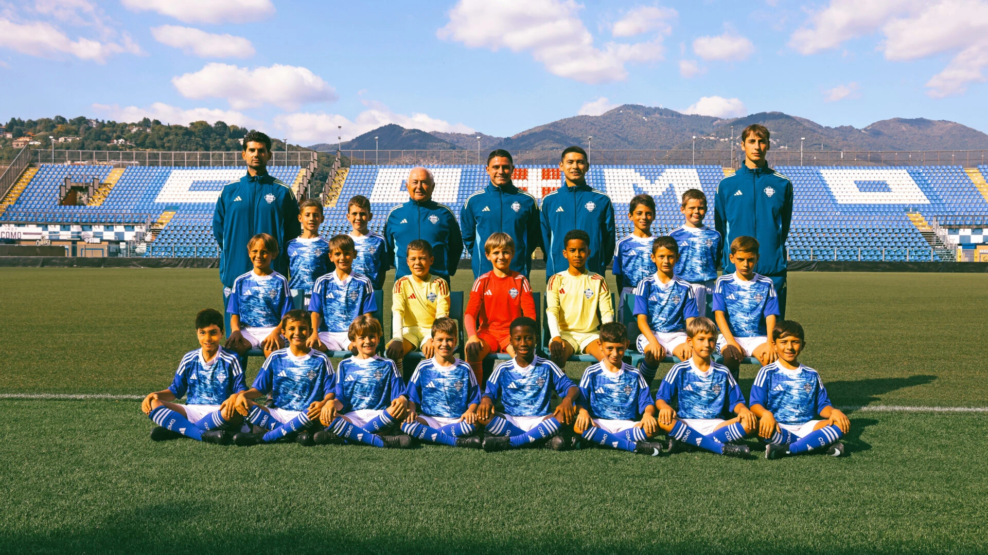 Até a categoria sub-10, os cabeceios são proibidos no clube italiano (Foto: Divulgação/Como1907)