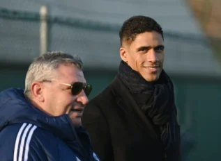Com histórico de ex-jogador do Real Madrid, clube italiano proibe cabeceios na base