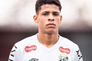 Conheça Kleber, atacante com 17 participações em gols em nove jogos no Paulista