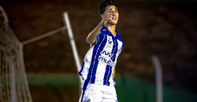 Lucca Rossini celebra artilharia do Mato-Grossense sub-15