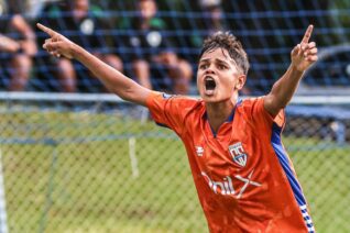 Com 25 participações em gols na temporada, Enzo Nogueira se destaca no Coimbra/MG