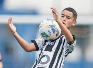 Decisivo em final, Caio Abreu tem 15 gols pelo Figueirense no ano