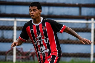 Lateral de 17 anos, Caynnan é aposta no profissional do Vera Cruz/PE