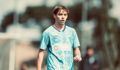 Conheça Arthur Sartori, centroavante que soma 31 gols em 30 jogos pelo Azuriz/PR
