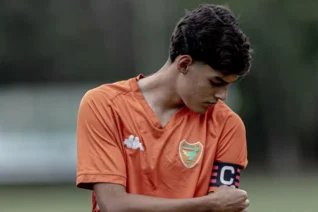 Destaque do Brasilis no Paulista Sub-17, Vicente chama a atenção por jogo ofensivo