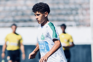Léo Peruchi mira vôos altos com a camisa do Cosmopolitano/SP