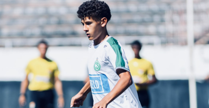 Léo Peruchi mira vôos altos com a camisa do Cosmopolitano/SP