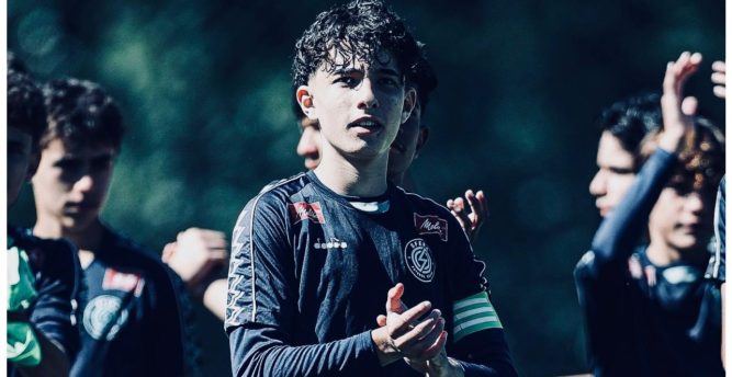 Raízes no futsal fortalecem iniciação do zagueiro Lucas Mattosinho no Sfera